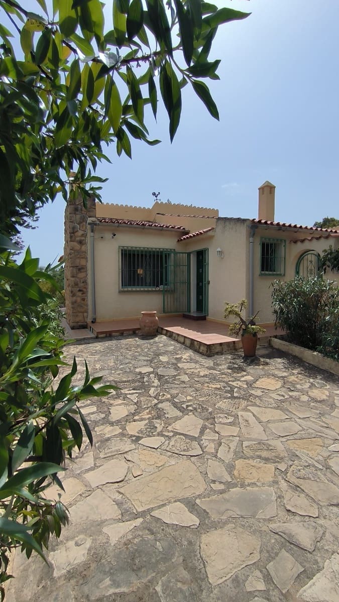 3 slaapkamer Villa te koop in Alfaz del Pi / L'Alfas del Pi met garage - € 420.000 (Ref: 9232342)