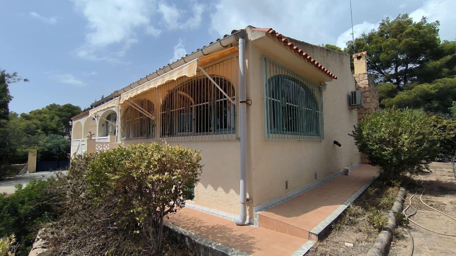 3 slaapkamer Villa te koop in Alfaz del Pi / L'Alfas del Pi met garage - € 420.000 (Ref: 9232342)