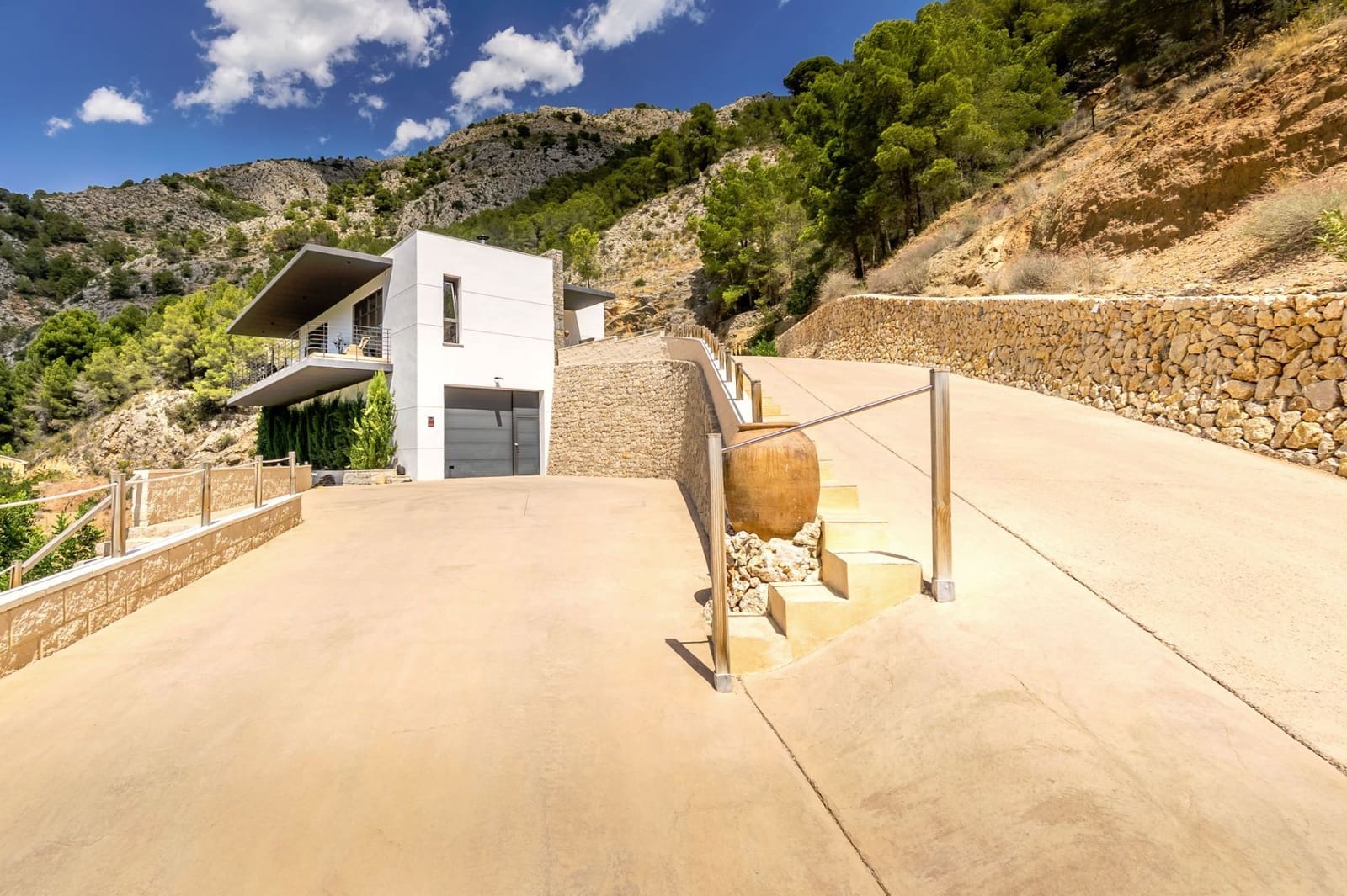 3 slaapkamer Villa te koop in Callosa d'En Sarria met zwembad garage - € 1.895.000 (Ref: 9232343)