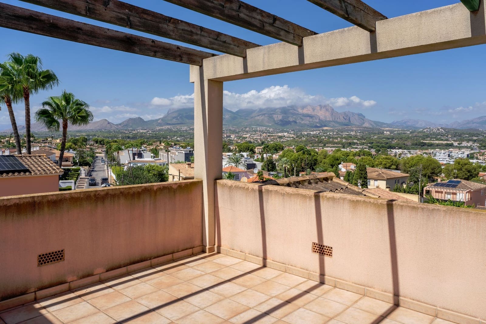 4 slaapkamer Villa te koop in Albir met zwembad garage - € 665.000 (Ref: 9242699)