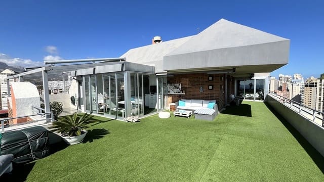 2 soverom Penthouse til salgs i Benidorm med svømmebasseng garasje - € 495 000 (Ref: 9284081)
