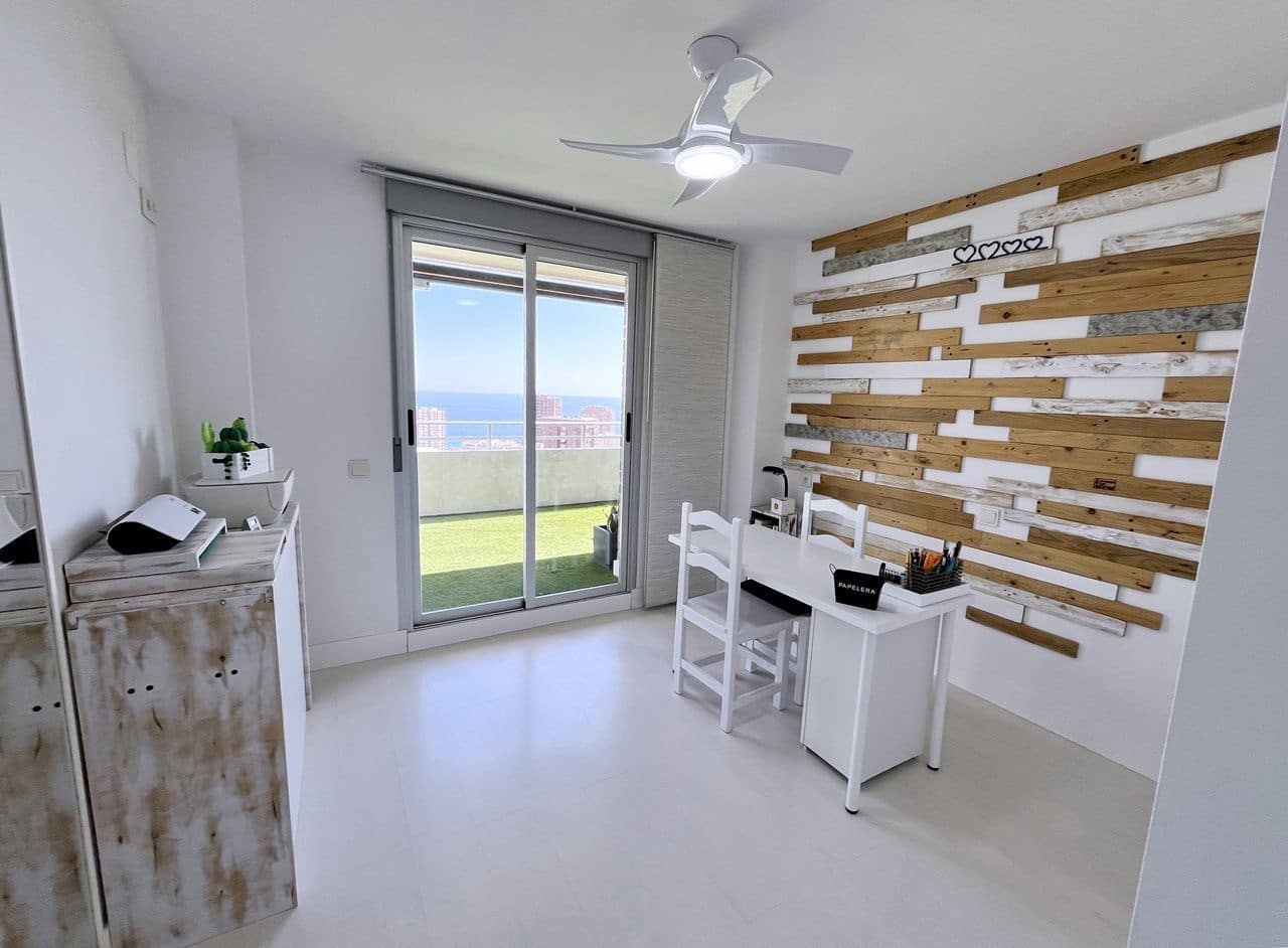 2 soverom Penthouse til salgs i Benidorm med svømmebasseng garasje - € 495 000 (Ref: 9284081)