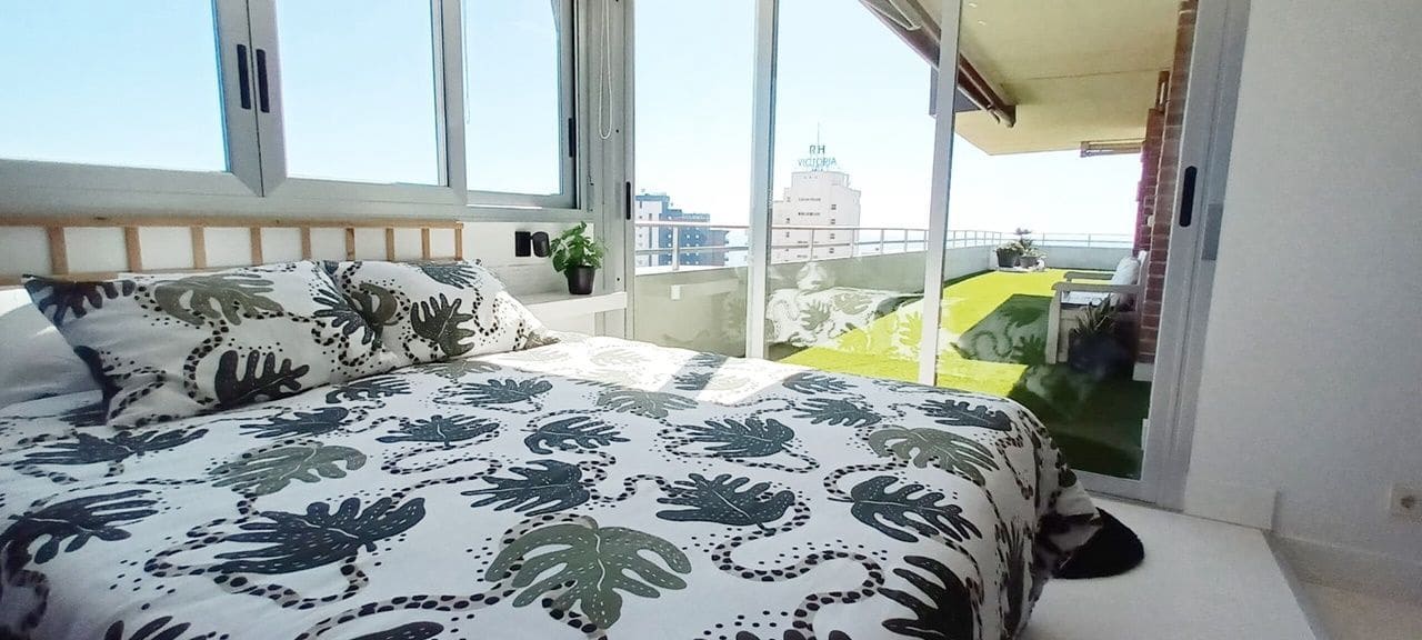 2 soverom Penthouse til salgs i Benidorm med svømmebasseng garasje - € 495 000 (Ref: 9284081)