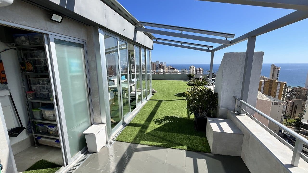2 soverom Penthouse til salgs i Benidorm med svømmebasseng garasje - € 495 000 (Ref: 9284081)