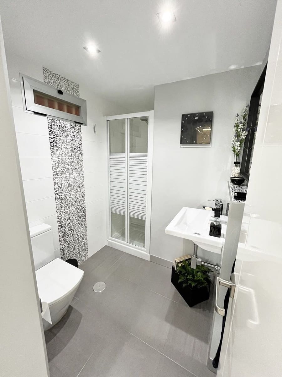 2 soverom Penthouse til salgs i Benidorm med svømmebasseng garasje - € 495 000 (Ref: 9284081)