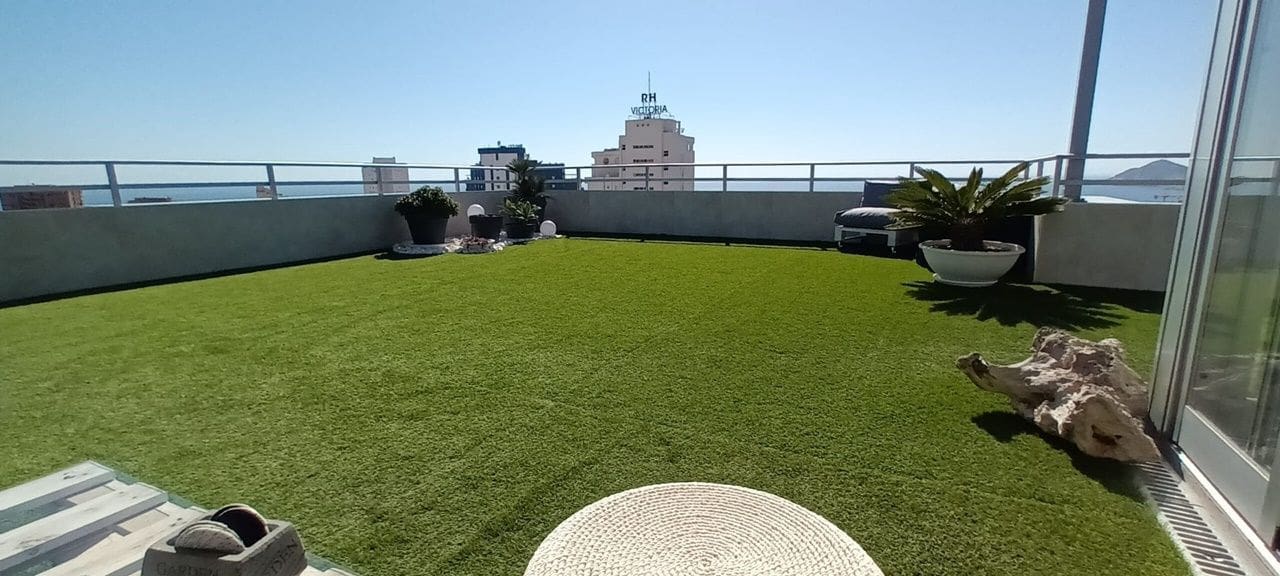 2 soverom Penthouse til salgs i Benidorm med svømmebasseng garasje - € 495 000 (Ref: 9284081)