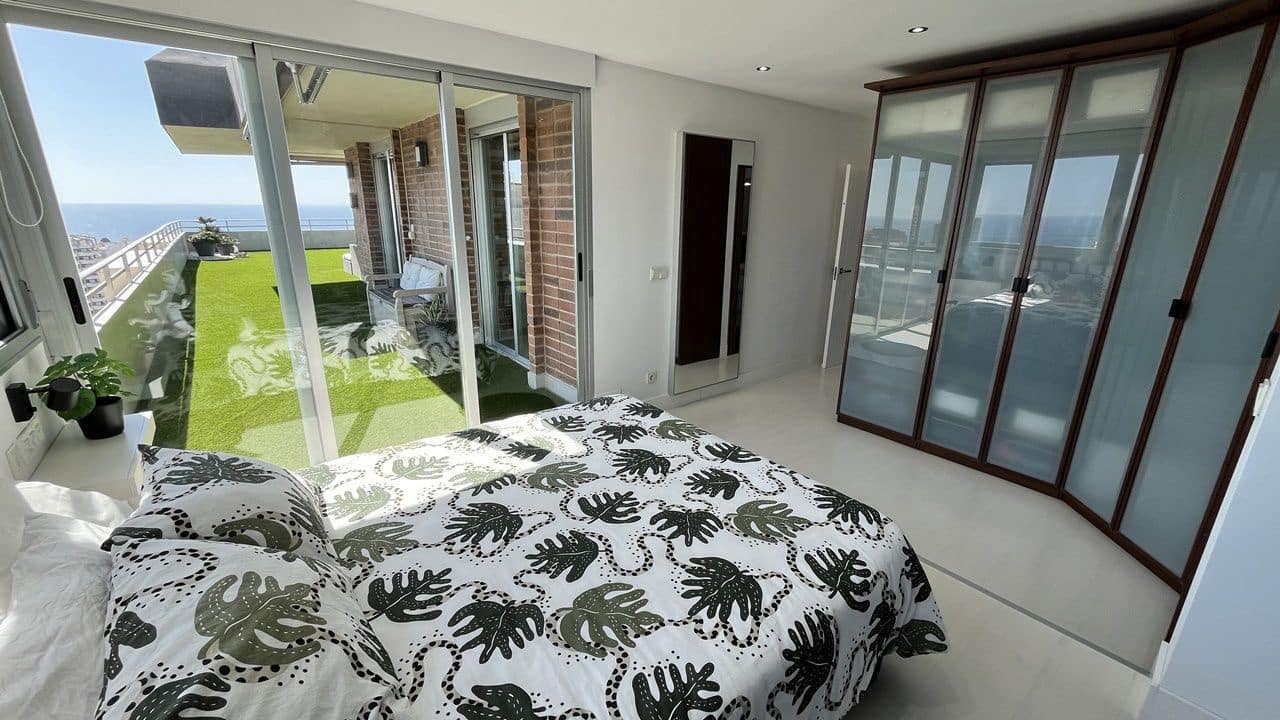 2 soverom Penthouse til salgs i Benidorm med svømmebasseng garasje - € 495 000 (Ref: 9284081)