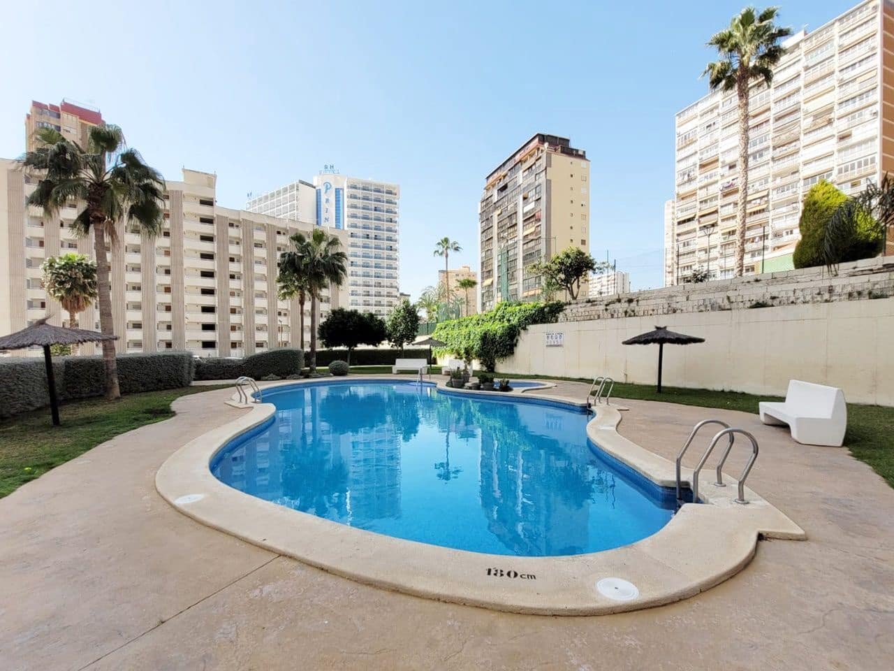 2 soverom Penthouse til salgs i Benidorm med svømmebasseng garasje - € 495 000 (Ref: 9284081)