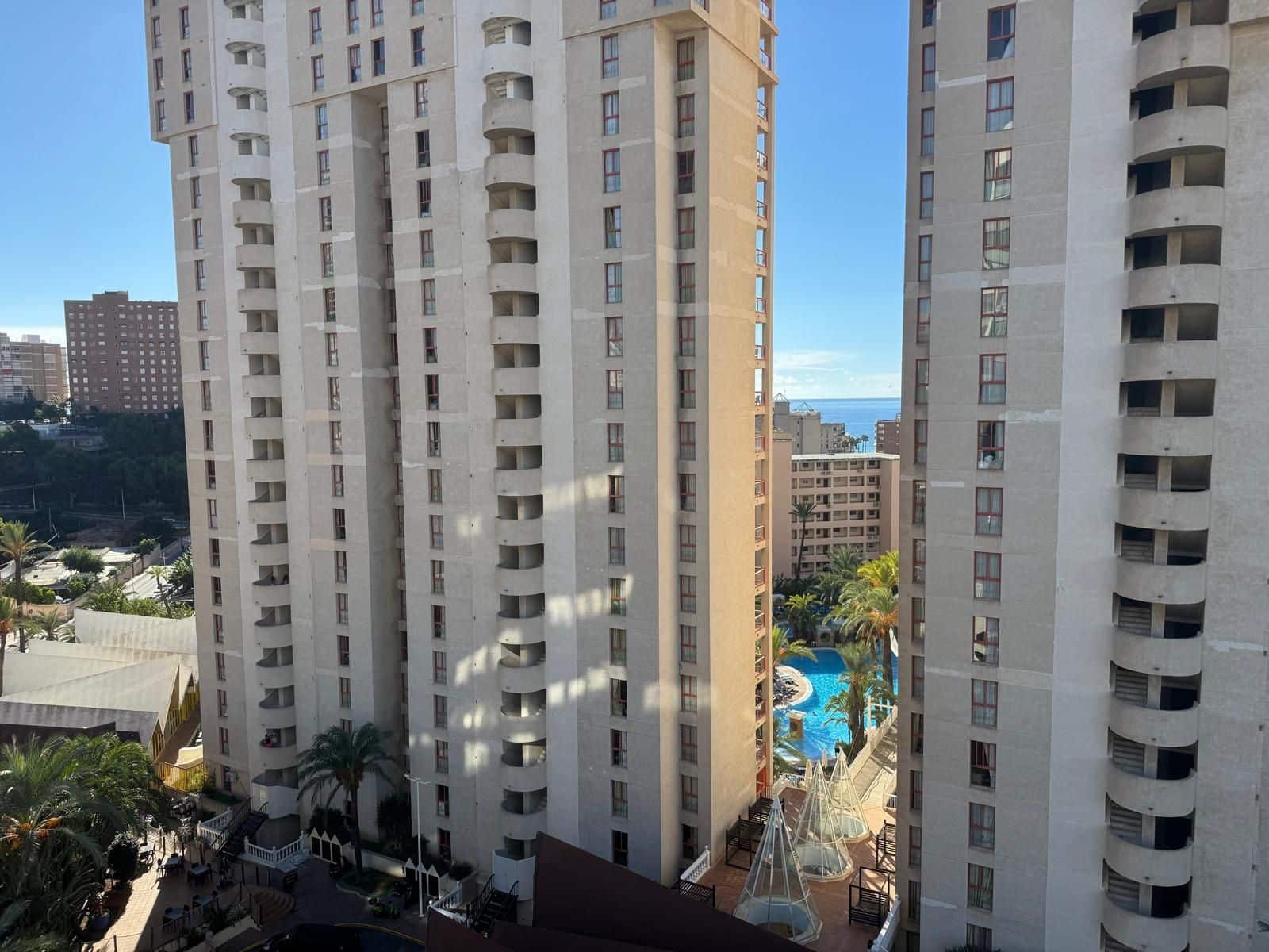 2 bedroom Apartment for sale in Benidorm with garage - € 218,000 (Ref: 9356681)