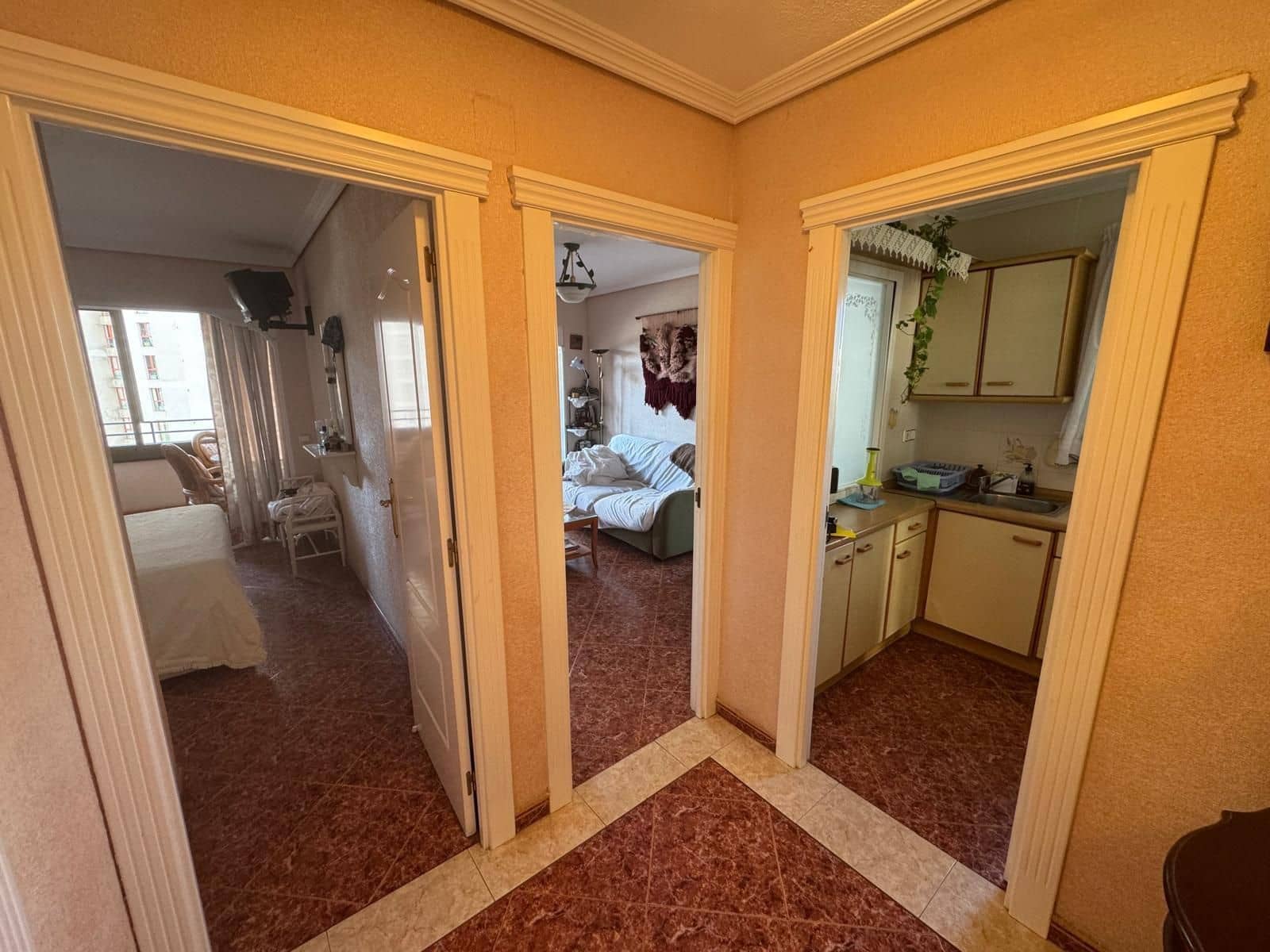 2 bedroom Apartment for sale in Benidorm with garage - € 218,000 (Ref: 9356681)