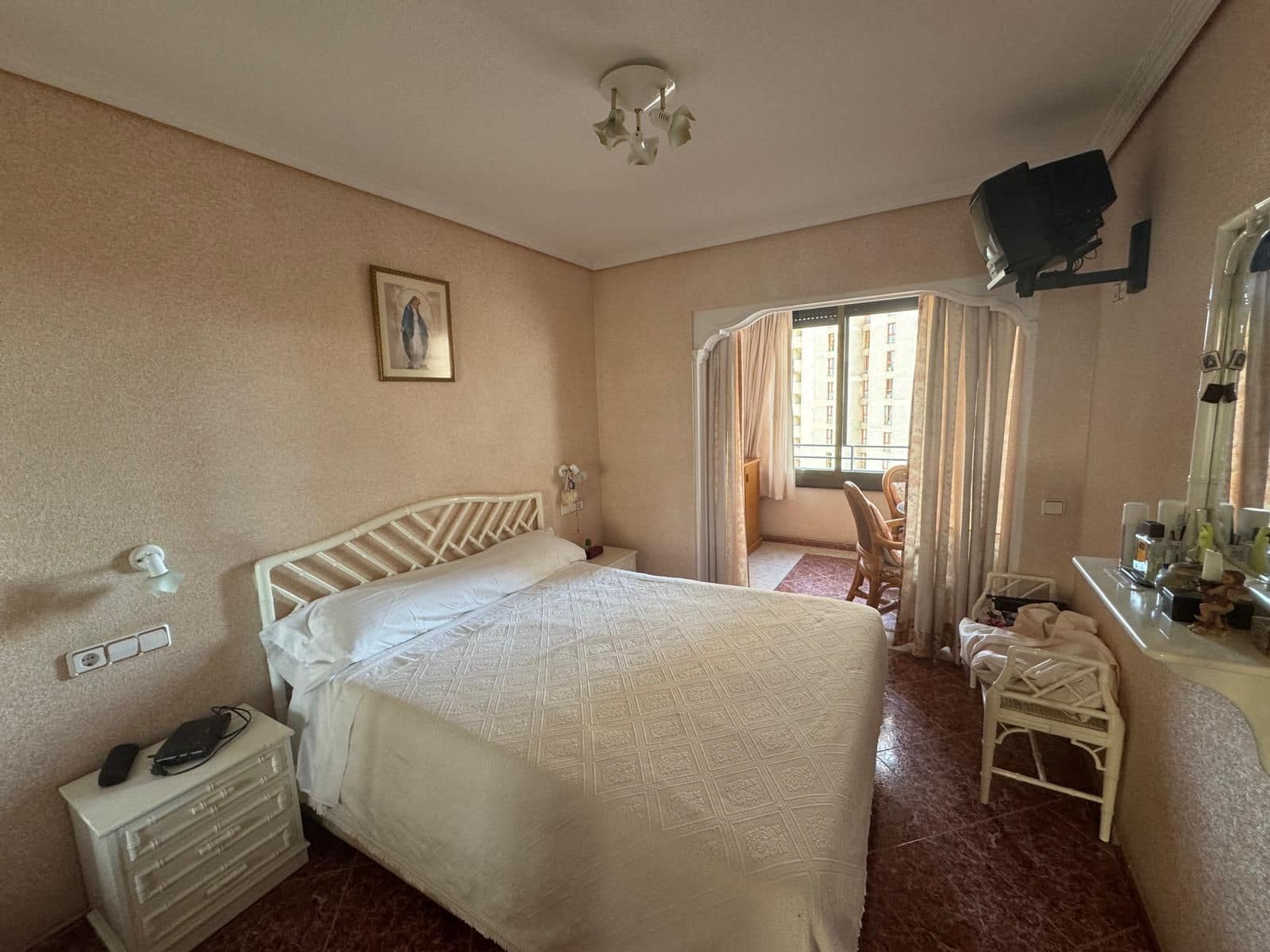 2 bedroom Apartment for sale in Benidorm with garage - € 218,000 (Ref: 9356681)