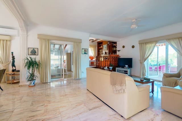 4 bedroom Villa for sale in Albir, Alfaz del Pi / L'Alfàs del Pi with pool garage - € 649,000 (Ref: 9452724)