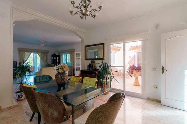 4 bedroom Villa for sale in Albir, Alfaz del Pi / L'Alfàs del Pi with pool garage - € 649,000 (Ref: 9452724)