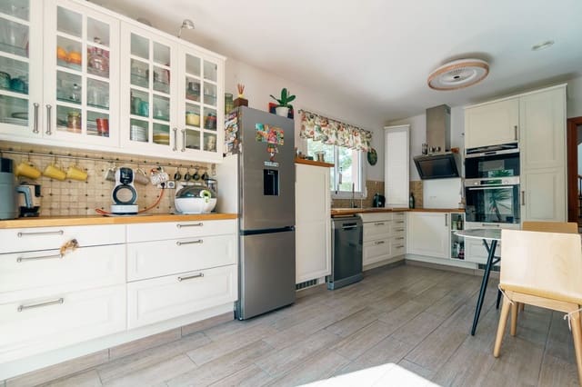 4 chambre Villa/Maison à vendre à Alfaz del Pi / L'Alfàs del Pi avec piscine garage - 649 000 € (Ref: 9452725)