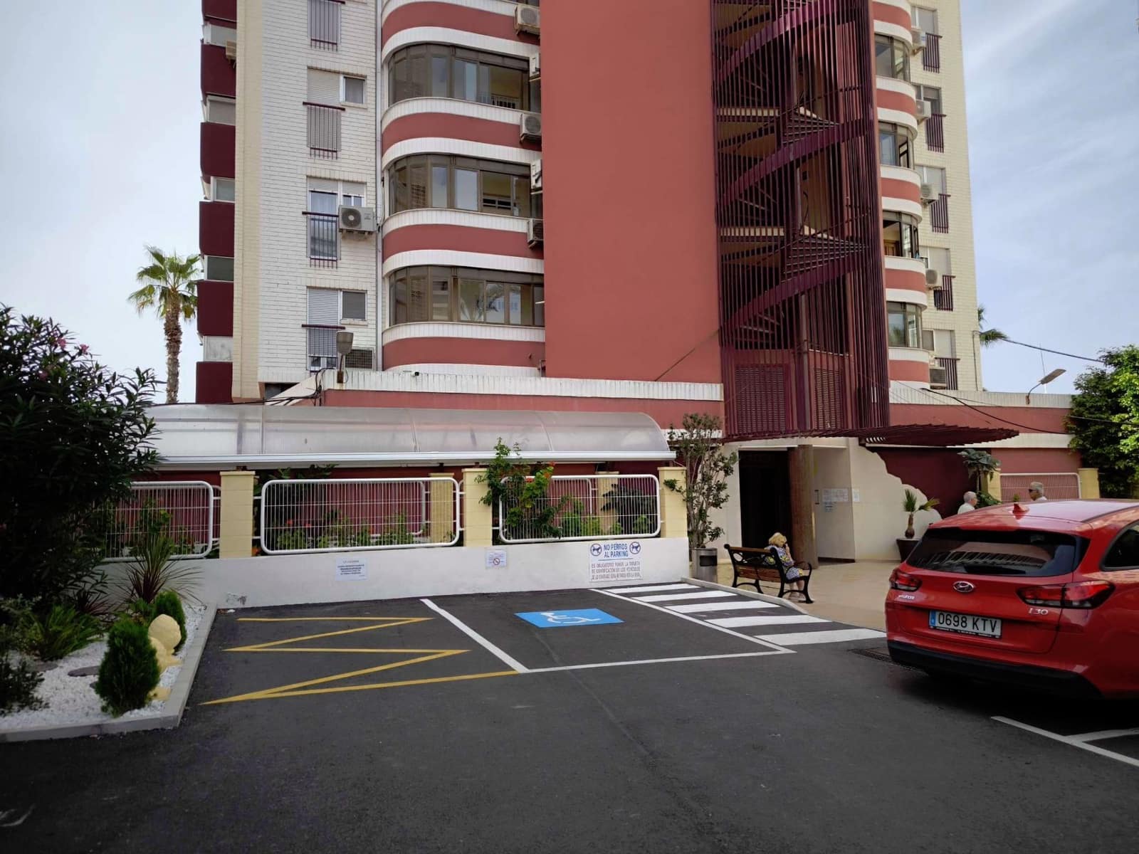 1 soverom Leilighet til salgs i Benidorm med svømmebasseng garasje - € 269 000 (Ref: 9547631)