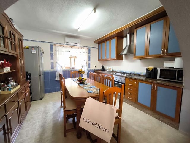 5 bedroom Villa for sale in La Nucia with pool garage - € 600,000 (Ref: 9607223)