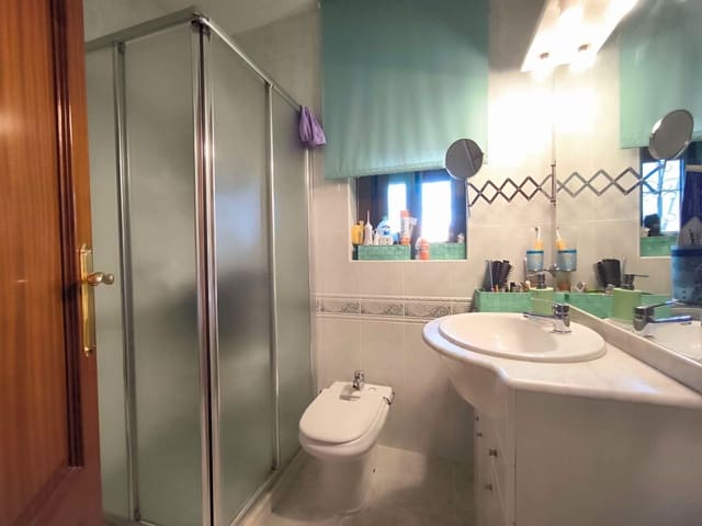 5 bedroom Villa for sale in La Nucia with pool garage - € 600,000 (Ref: 9607223)