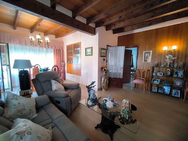 5 bedroom Villa for sale in La Nucia with pool garage - € 600,000 (Ref: 9607223)