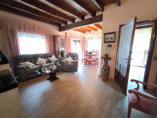 5 bedroom Villa for sale in La Nucia with pool garage - € 600,000 (Ref: 9607223)