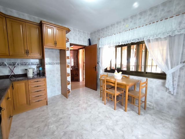 5 bedroom Villa for sale in La Nucia with pool garage - € 600,000 (Ref: 9607223)