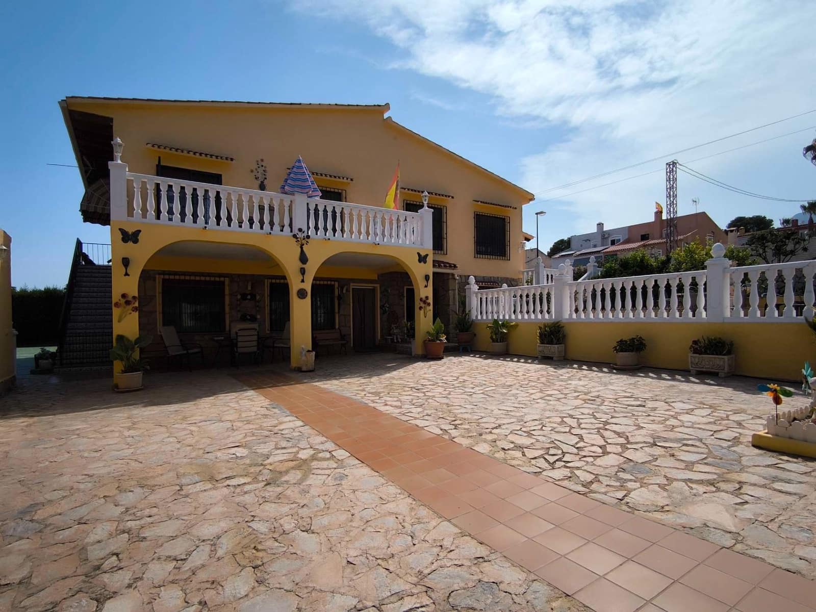 5 soveværelse Villa til salg i La Nucia med swimmingpool garage - € 625.000 (Ref: 9607223)