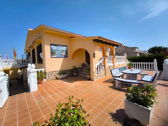 5 soveværelse Villa til salg i La Nucia med swimmingpool garage - € 625.000 (Ref: 9607223)