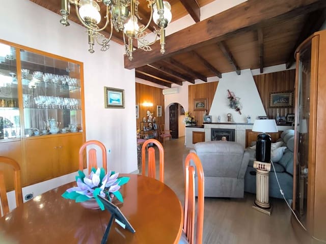 5 bedroom Villa for sale in La Nucia with pool garage - € 600,000 (Ref: 9607223)