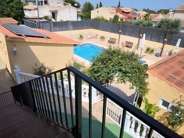 5 soveværelse Villa til salg i La Nucia med swimmingpool garage - € 625.000 (Ref: 9607223)