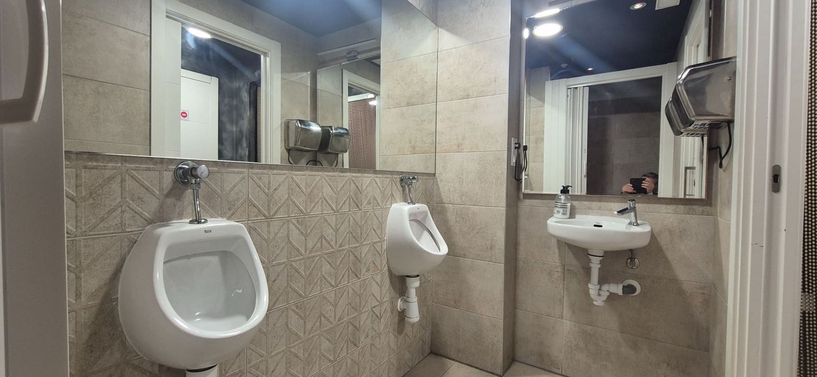 Commercial for sale in Benidorm - € 350,000 (Ref: 9614748)