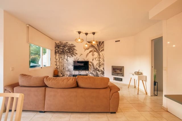 2 soverom Villa til salgs i La Nucia med svømmebasseng garasje - € 324 000 (Ref: 9669997)