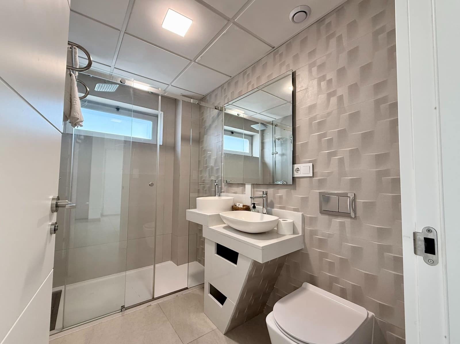 Piso de 2 habitaciones en Finestrat en venta con piscina - 295.000 € (Ref: 9673834)