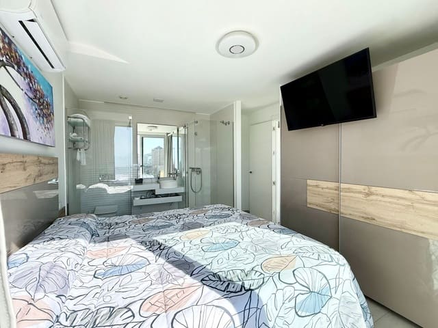 Piso de 2 habitaciones en Finestrat en venta con piscina - 295.000 € (Ref: 9673834)