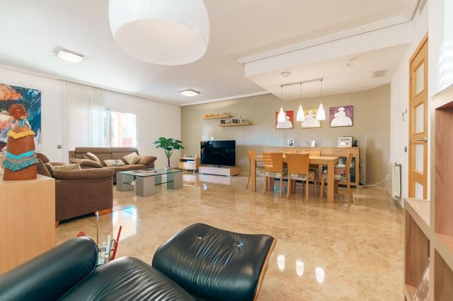 4 bedroom Villa for sale in Benidorm with pool garage - € 750,000 (Ref: 9694731)