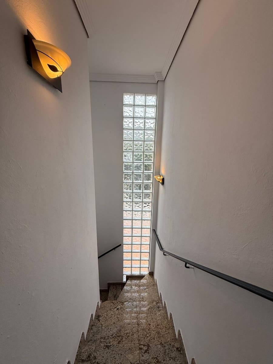 3 soveværelse Villa til salg i Albir med swimmingpool - € 445.000 (Ref: 9700447)