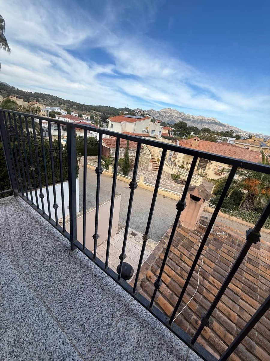 3 soveværelse Villa til salg i Albir med swimmingpool - € 445.000 (Ref: 9700447)