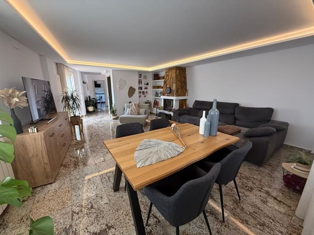 Chalet de 3 habitaciones en Albir, Alfaz del Pi / L'Alfàs del Pi en venta con piscina - 445.000 € (Ref: 9700447)
