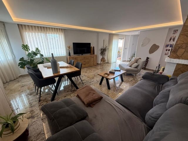 Chalet de 3 habitaciones en Albir, Alfaz del Pi / L'Alfàs del Pi en venta con piscina - 445.000 € (Ref: 9700447)