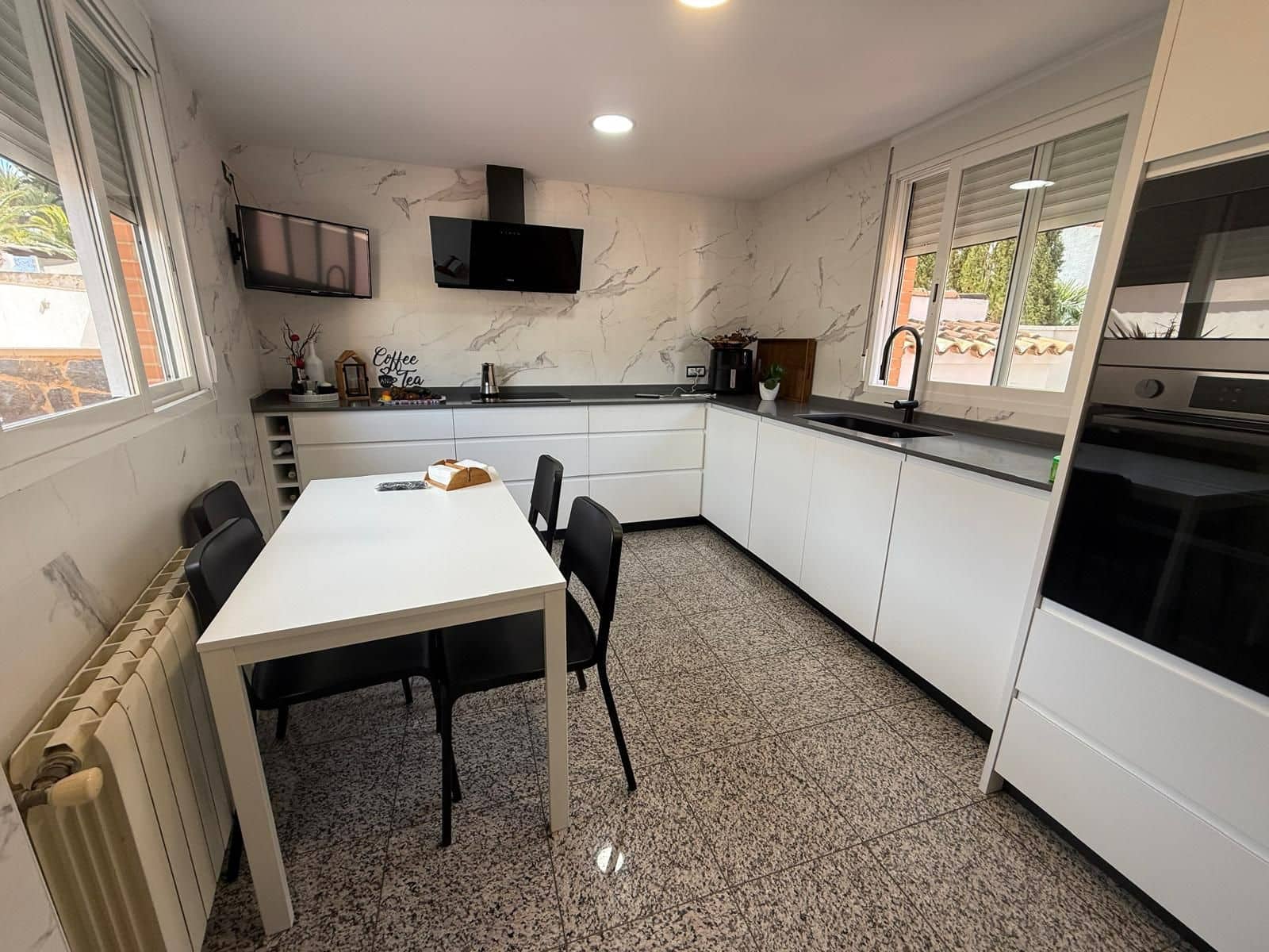 3 soveværelse Villa til salg i Albir med swimmingpool - € 445.000 (Ref: 9700447)