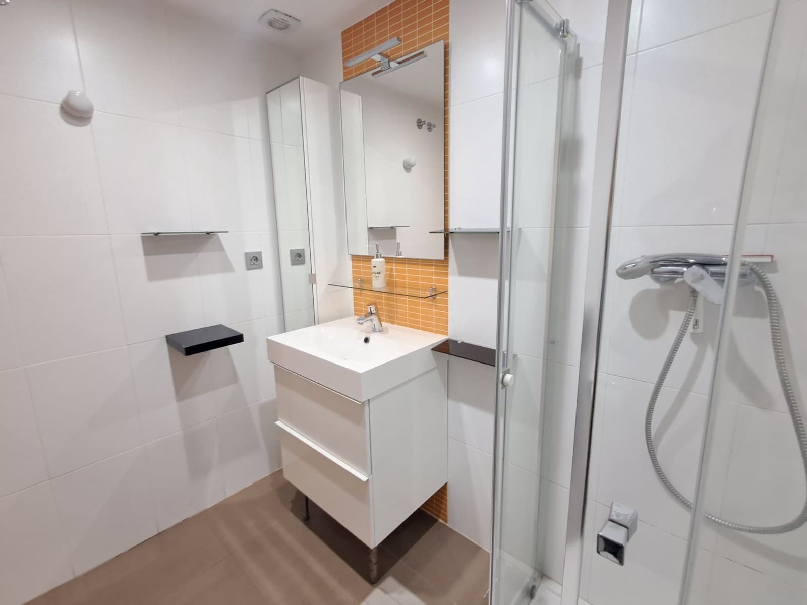 2 sovrum Lägenhet till salu i Benidorm med garage - 260 000 € (Ref: 9714540)