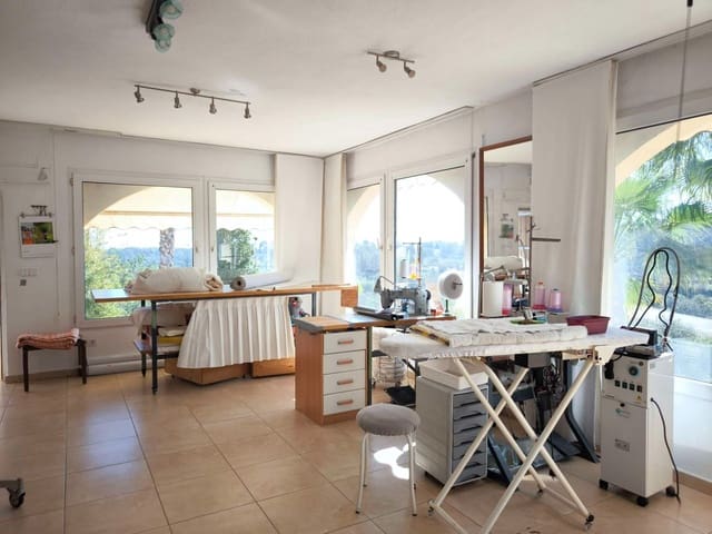 5 quarto Moradia para venda em La Nucia com garagem - 475 000 € (Ref: 9719507)