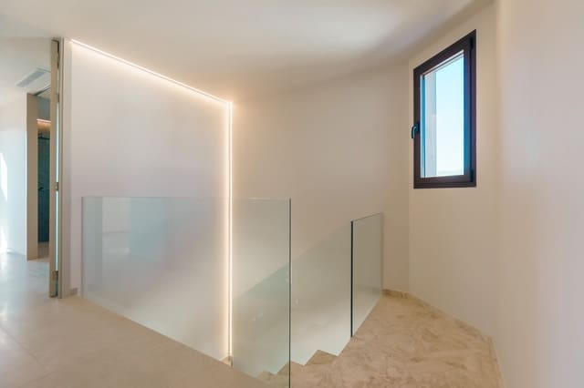 5 slaapkamer Villa te koop in Calpe / Calp met zwembad garage - € 1.550.000 (Ref: 9721120)