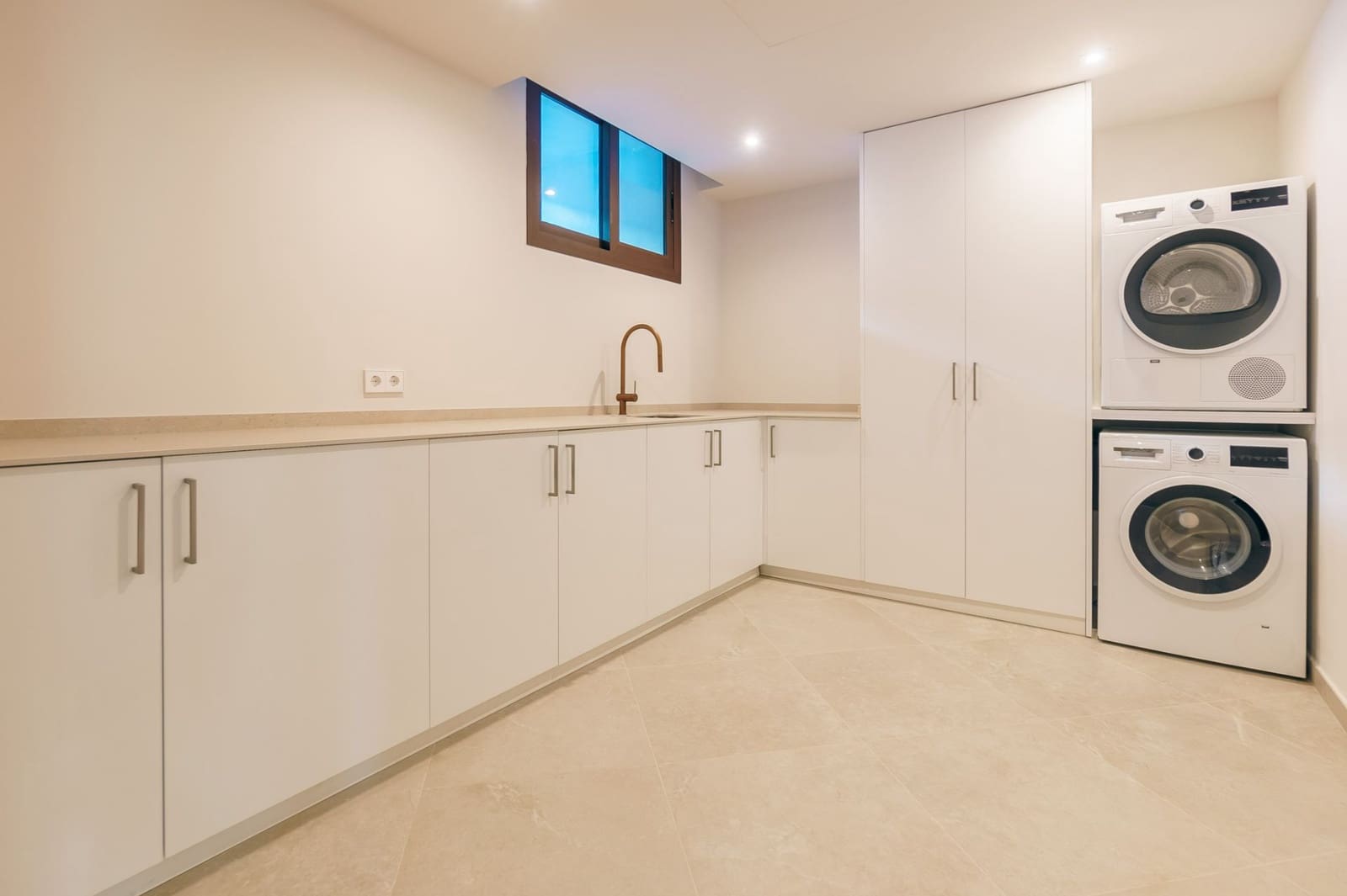 5 soveværelse Villa til salg i Calpe / Calp med swimmingpool garage - € 1.550.000 (Ref: 9721120)