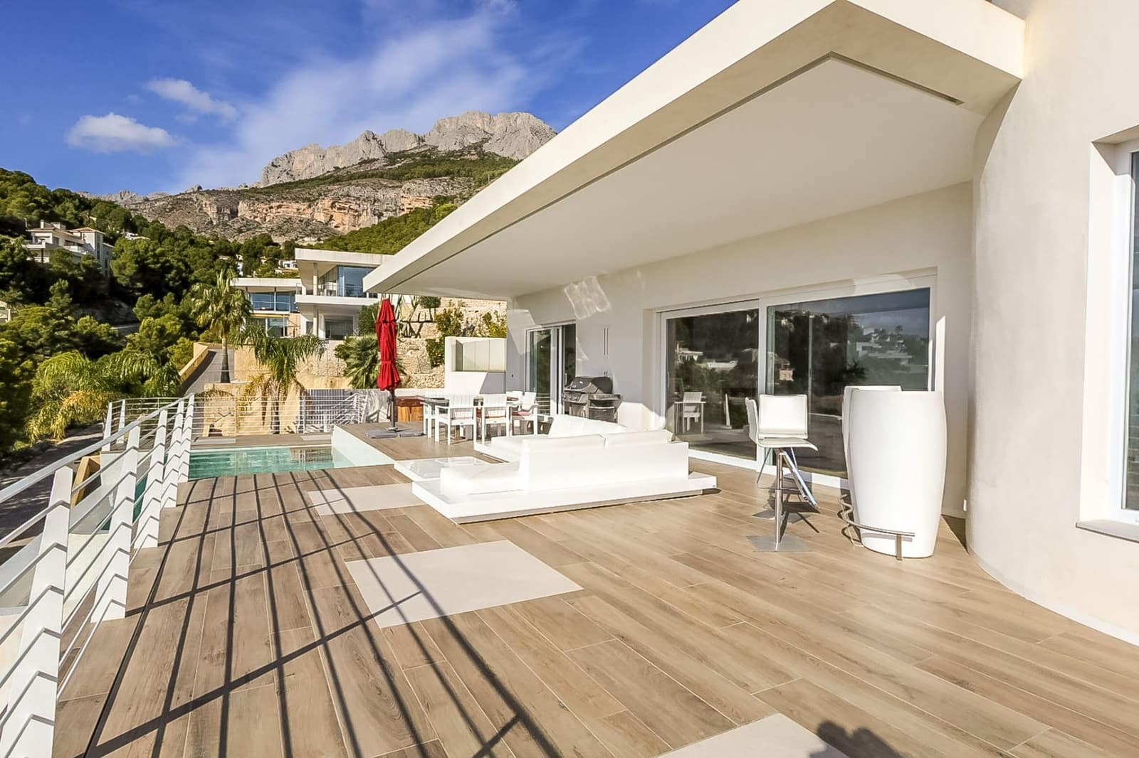 3 bedroom Villa for sale in Altea with pool garage - € 1,750,000 (Ref: 9731675)