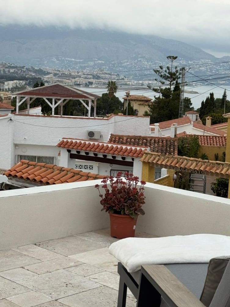 2 soveværelse Villa til salg i Albir med garage - € 415.000 (Ref: 9735318)