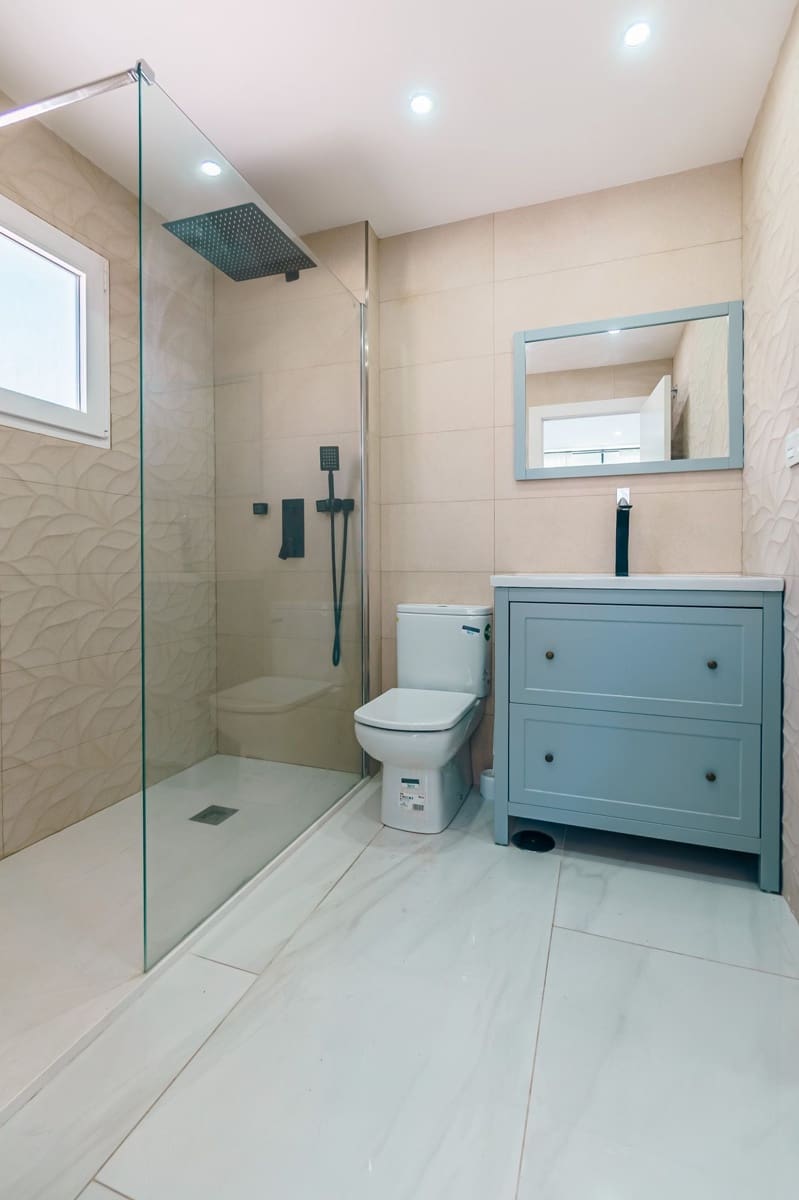 4 quarto Moradia para venda em La Nucia com piscina garagem - 580 000 € (Ref: 9751615)