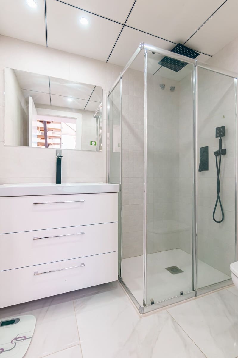 4 quarto Moradia para venda em La Nucia com piscina garagem - 580 000 € (Ref: 9751615)