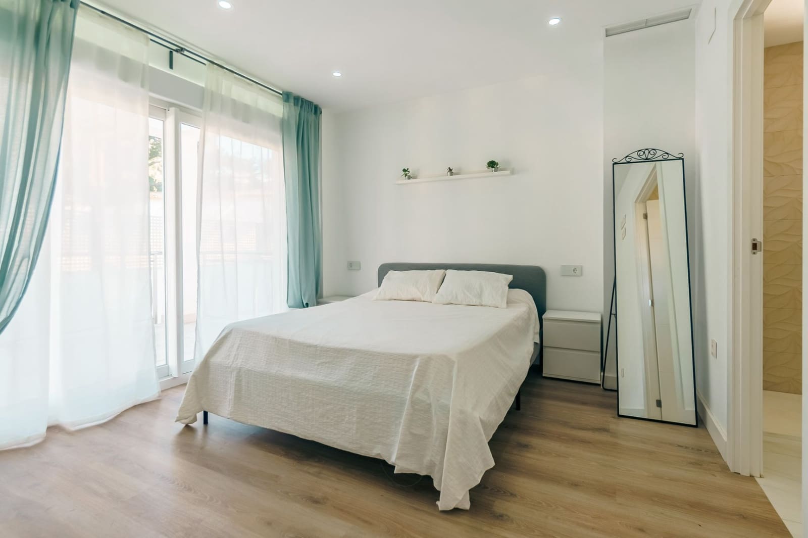 4 quarto Moradia para venda em La Nucia com piscina garagem - 580 000 € (Ref: 9751615)