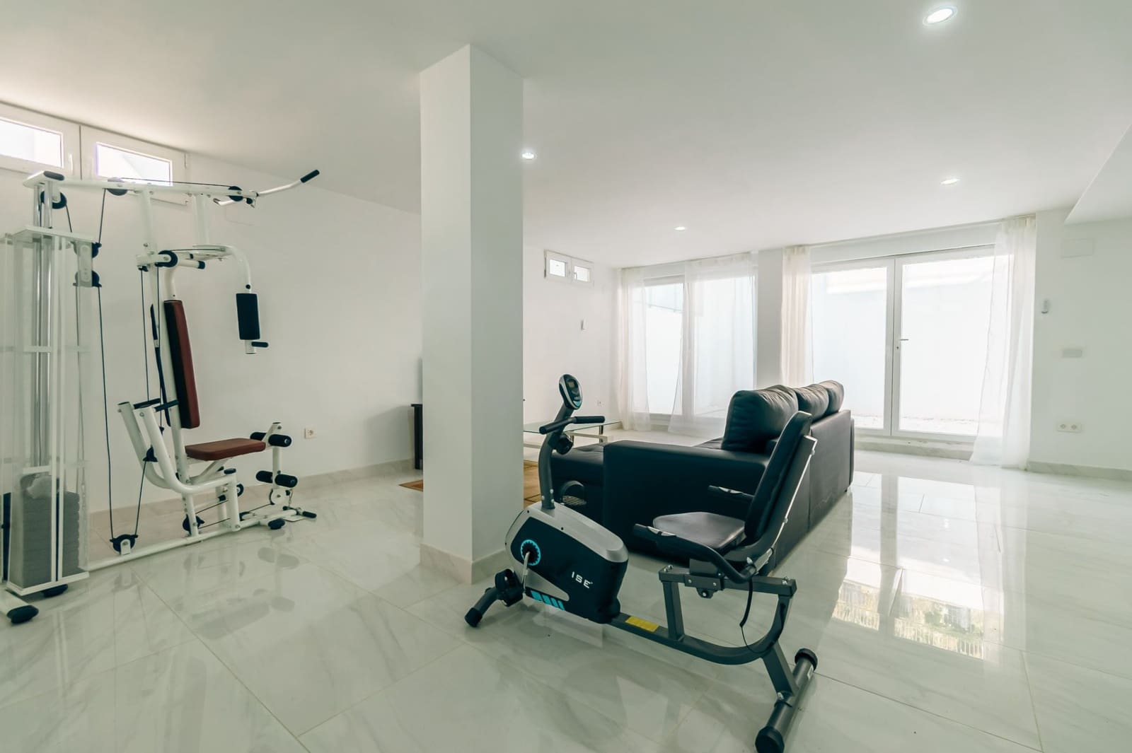 4 quarto Moradia para venda em La Nucia com piscina garagem - 580 000 € (Ref: 9751615)