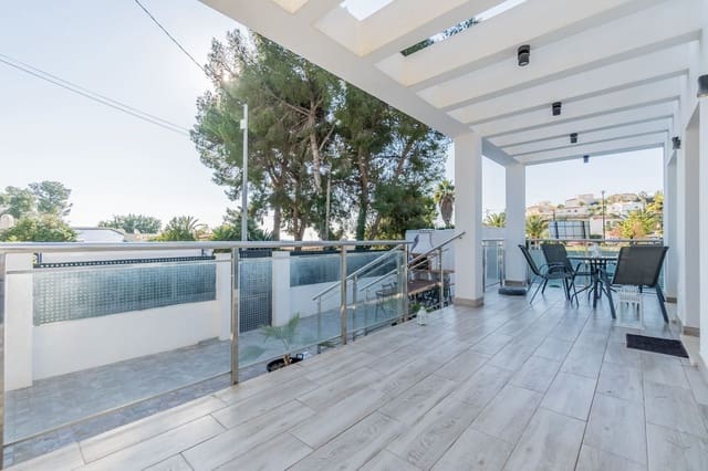 4 slaapkamer Villa te koop in La Nucia met zwembad garage - € 580.000 (Ref: 9751615)