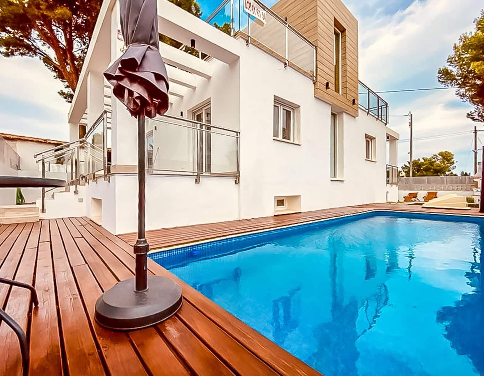 4 quarto Moradia para venda em La Nucia com piscina garagem - 580 000 € (Ref: 9751615)